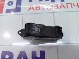 Кнопка стеклоподъемника задняя левая Mitsubishi Outlander 8608A063
