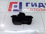 Кнопка стеклоподъемника передняя левая Mitsubishi Outlander 8608A061