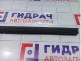 Уплотнитель стекла двери передней правой Mitsubishi Outlander 5727A009