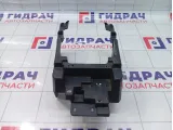 Кронштейн консоли Mitsubishi Outlander 8011A137