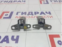 Петли двери передней левой Mitsubishi Outlander