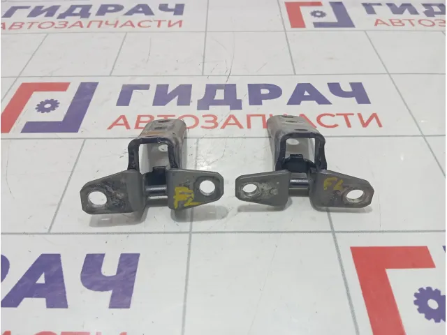 Петли двери передней левой Mitsubishi Outlander