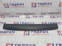 Обшивка двери багажника верхняя Mitsubishi Outlander 7224A016XA