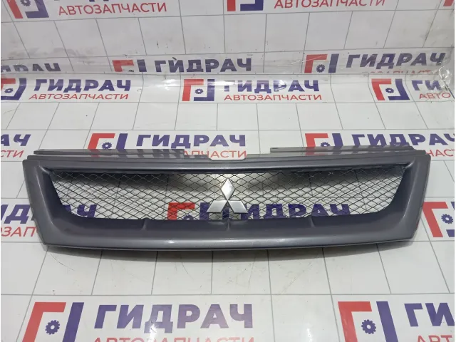 Решетка радиатора Mitsubishi Outlander MN202661