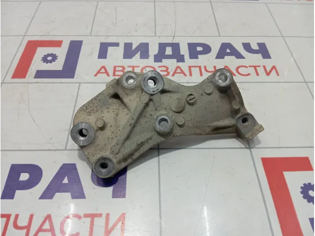 Кронштейн кондиционера Mitsubishi Outlander 7813A198