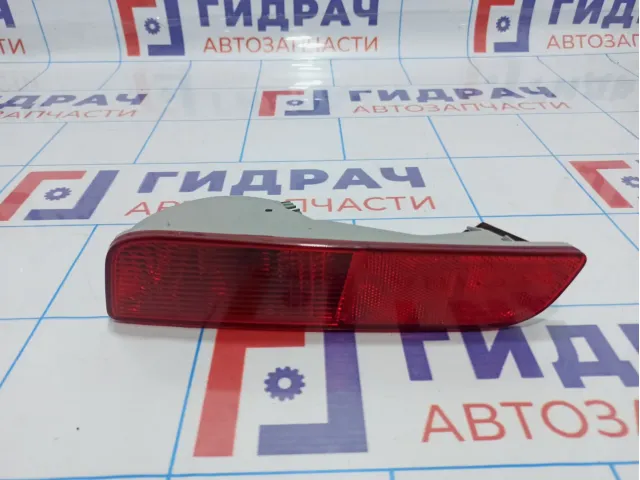 Фонарь задний в бампер левый Mitsubishi Outlander (GF) 8337A111