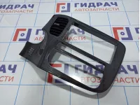 Накладка декоративная на торпедо центральная с дефлектором Mitsubishi Outlander (GF) 8002B492XA