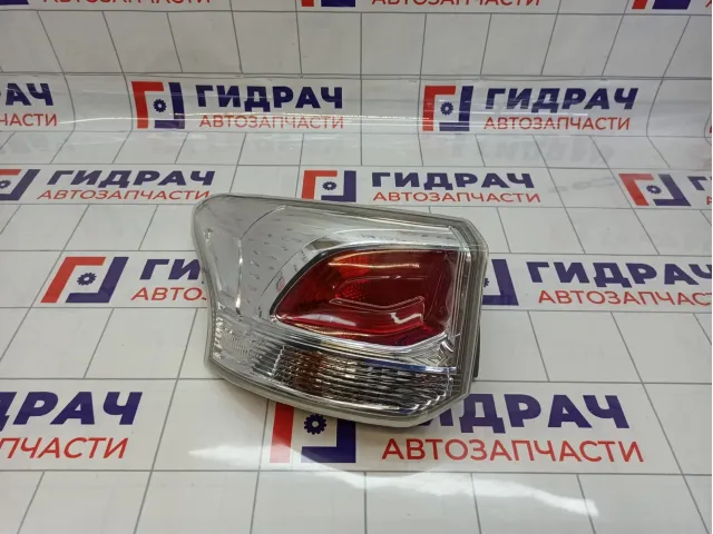 Фонарь задний наружный левый Mitsubishi Outlander (GF) 8330A787