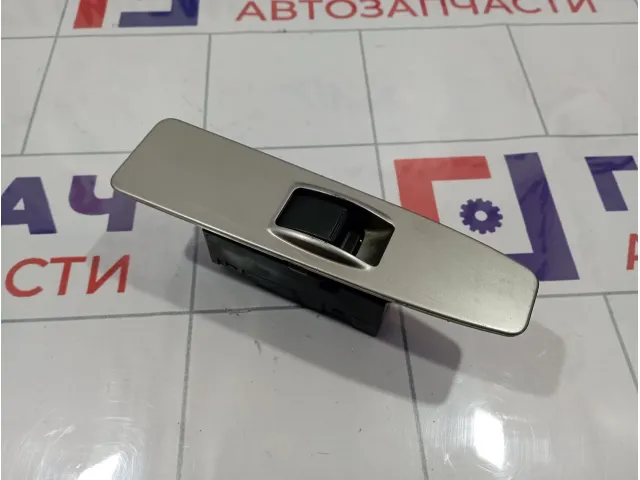 Кнопка стеклоподъемника заднего правого Mitsubishi Pajero (V90) 8608A143