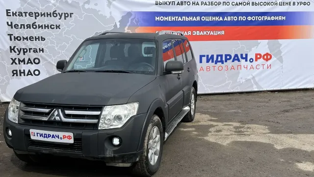 Mitsubishi Pajero (V90)