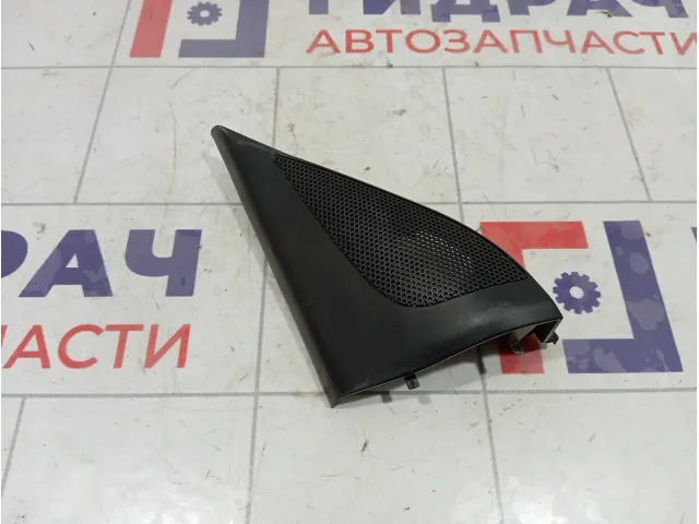 Крышка зеркала внутренняя левая Mitsubishi Pajero Sport MN136565XA