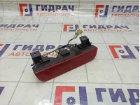 Фонарь задний (стоп сигнал) Mitsubishi Pajero Sport MR416869