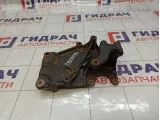Кронштейн ролика-натяжителя ручейкового ремня Mitsubishi Pajero Sport 4450A172