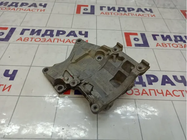 Кронштейн кондиционера Mitsubishi Pajero Sport MN123630