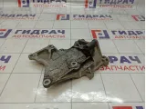 Кронштейн кондиционера Mitsubishi Pajero Sport MN123630