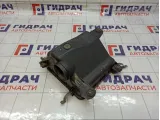 Корпус воздушного фильтра Mitsubishi Pajero Sport MN135613