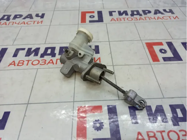 Цилиндр сцепления главный Mitsubishi Pajero Sport 2345A015