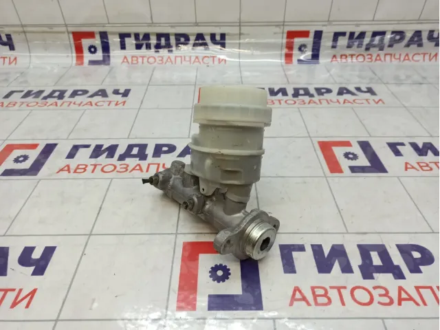Цилиндр тормозной главный Mitsubishi Pajero Sport MN102441