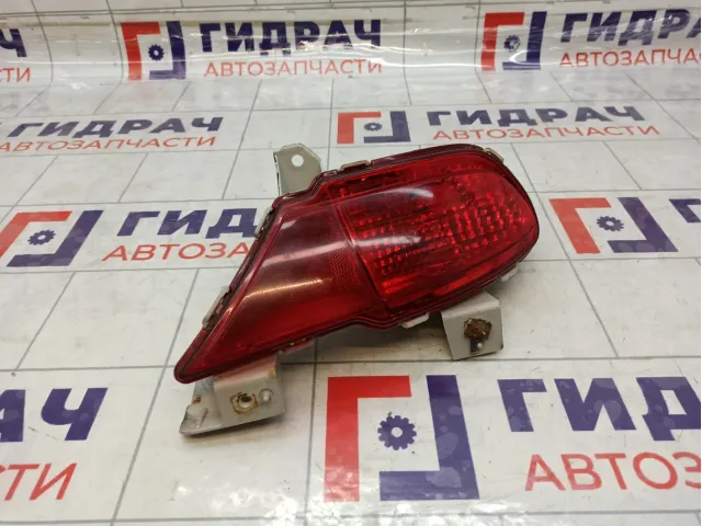 Фонарь задний в бампер левый Mitsubishi Pajero Sport 8337A119