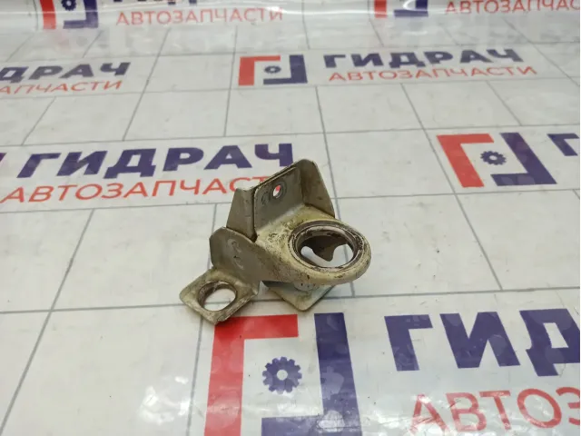 Кронштейн радиатора правый Mitsubishi Pajero Sport 1351A018