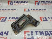 Кронштейн переднего бампера левый Mitsubishi Pajero Sport 6400F553
