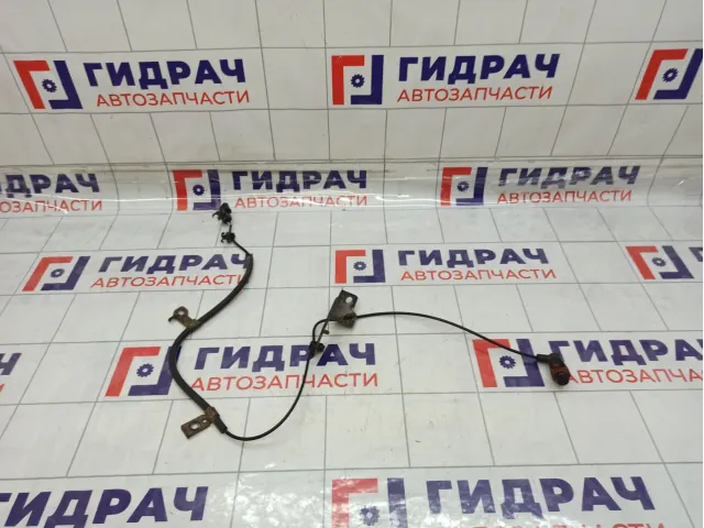 Датчик ABS задний правый Mitsubishi Pajero Sport 4670A260