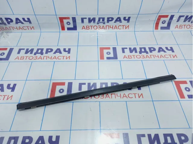 Накладка стекла заднего правого Nissan Almera Classic (B10) 82820-95F0A