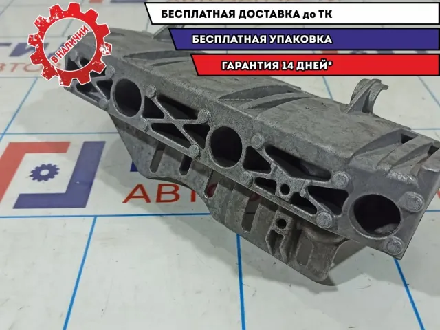 Кронштейн топливной рампы Nissan Almera G15 8200503258.