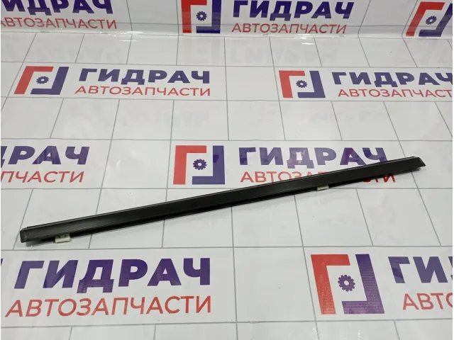 Накладка стекла заднего правого Nissan Almera Classic (B10) 82820-95F0A