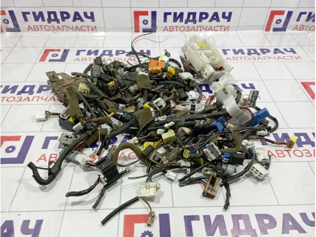 Фишка (разъем) Nissan Almera Classic (B10)