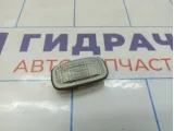 Повторитель на крыло белый Nissan Almera Classic (B10) 26160-95F0A