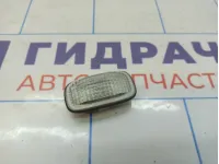 Повторитель на крыло белый Nissan Almera Classic (B10) 26160-95F0A