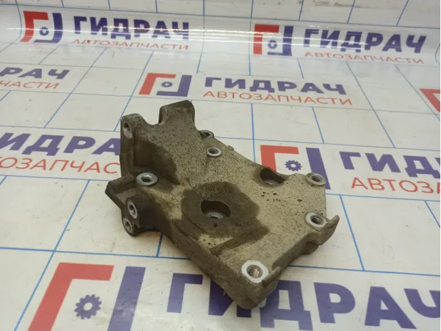 Кронштейн генератора Nissan Almera Classic (B10) 11910-95F0A