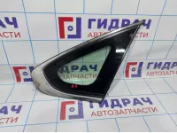 Стекло кузовное глухое правое Nissan Almera (G15) 83300-EW000