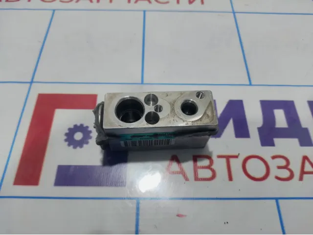 Клапан кондиционера Nissan Almera (G15) 6001547682