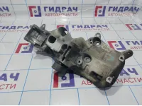 Кронштейн генератора Nissan Almera (G15) 11710-00Q0A