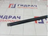 Накладка стекла переднего правого Nissan Almera 80820BM700