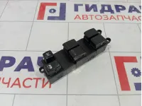 Блок управления стеклоподъемниками Nissan Almera 25401BU815