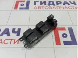 Блок управления стеклоподъемниками Nissan Almera 25401BU815