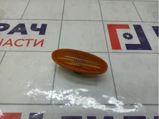 Повторитель на крыло Nissan Almera 261606F605