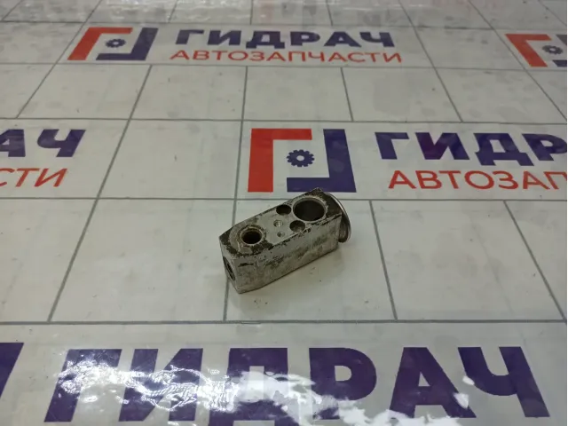 Клапан кондиционера Nissan Almera 92200BN005