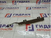 Топливная рампа (топливная рейка) Nissan Almera 17520AU305