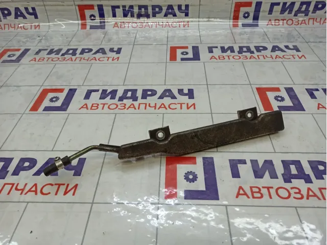 Топливная рампа (топливная рейка) Nissan Almera 17520AU305