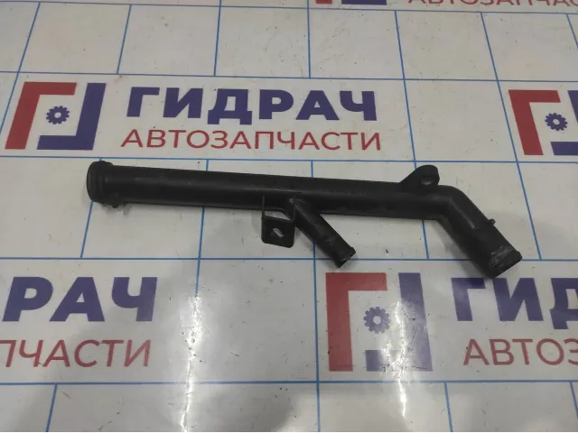 Трубка системы охлаждения Nissan Almera (G15) 8200134513