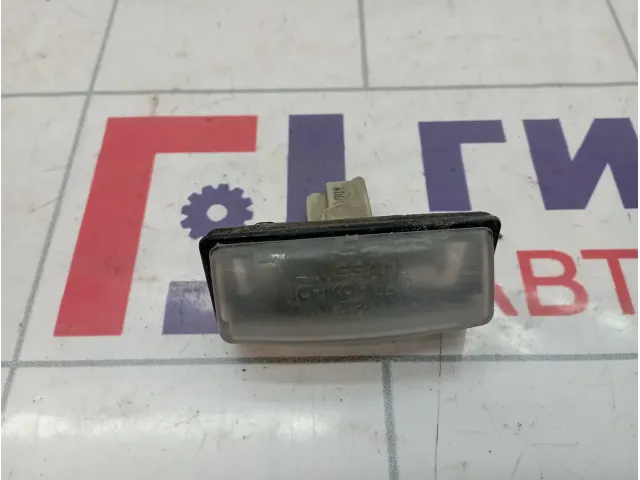 Фонарь подсветки номера Nissan Almera (G15) 26510-9Y00A