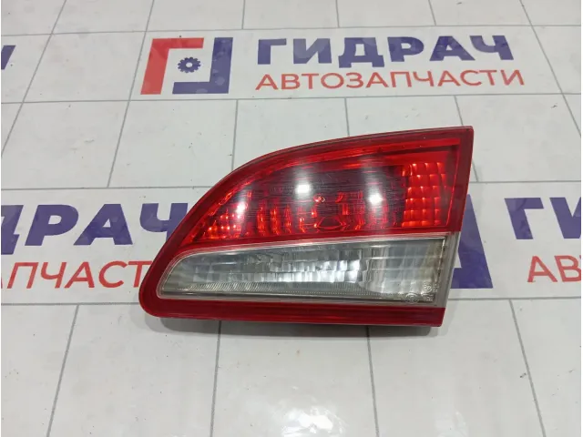 Фонарь задний внутренний правый Nissan Almera 265504AA1A