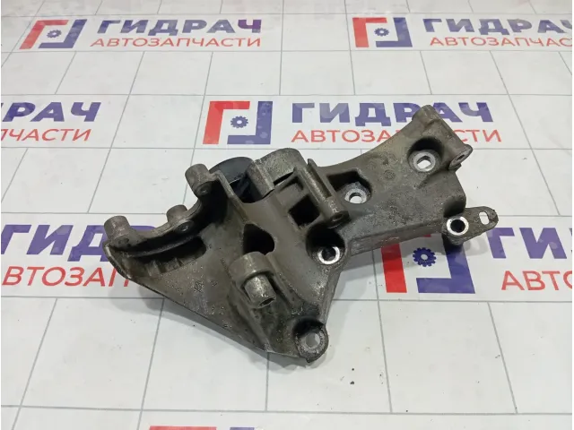 Кронштейн генератора Nissan Almera 1171000Q0A