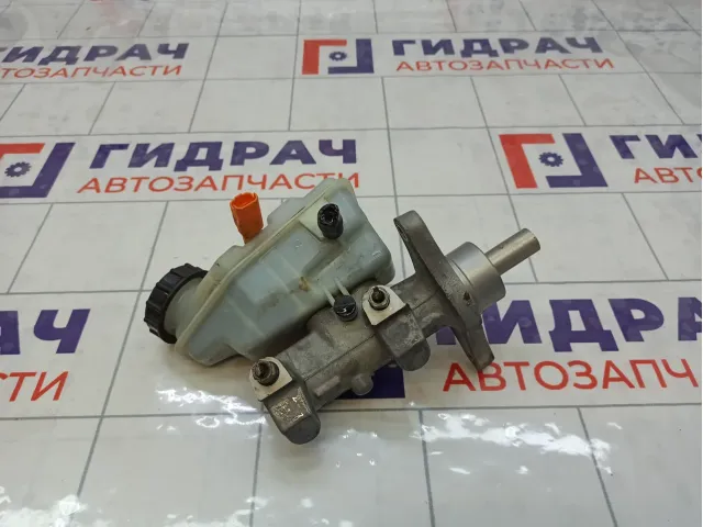 Цилиндр тормозной главный Nissan Almera D60104AA8A