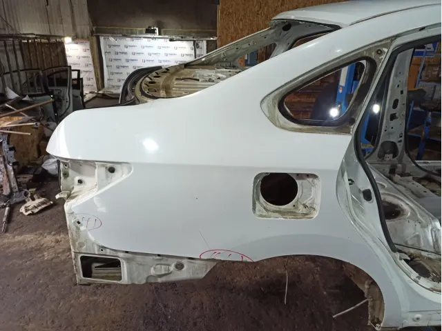 Крыло заднее правое Nissan Almera