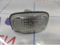 Повторитель на крыло белый Nissan Almera Classic (B10) 26160-95F0A.